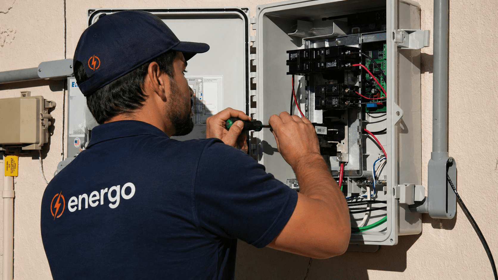 Energo electrician at work